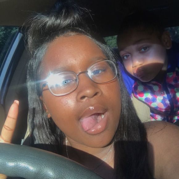 Meet your Posher, Chrissy - Picture 1 of 1